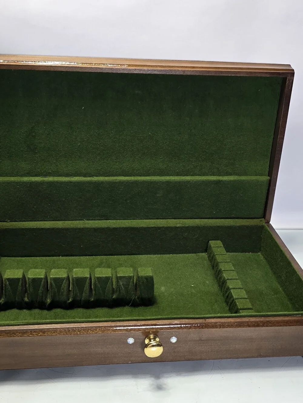 International Silver Co Tarnish Resisting Flatware Chest Wood Green Felt 15 Slot